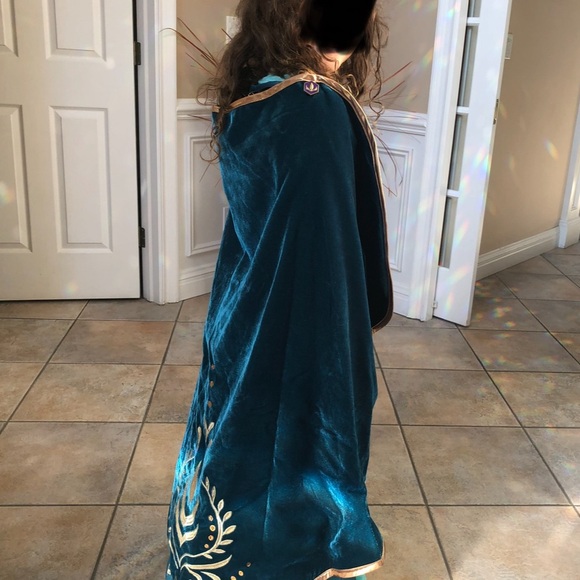 Elsa costume, excellent condition - Picture 2 of 2